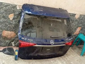 Mercedes Benz Booth W167 Gle