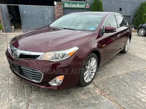 Toyota Avalon Limited Sedan FWD (3.5L 6cyl 6A) 2013 Burgundy