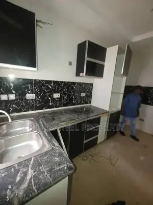 3bdrm Apartment in Peninsula Estate for rent