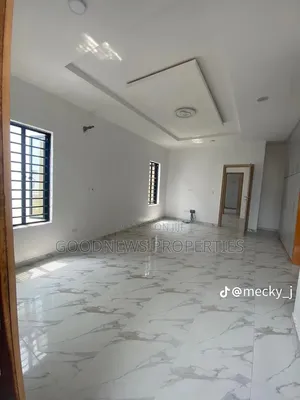 4bdrm Duplex in Oral Estate, Close for sale