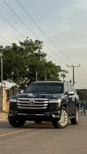 Toyota Land Cruiser 2025 Black