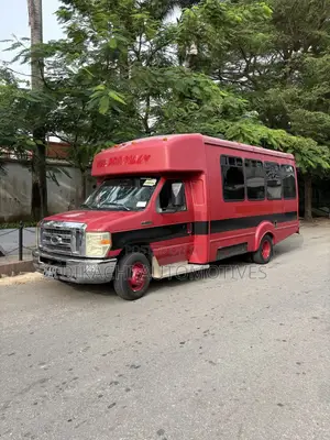 Ford E450 2010 Red