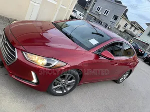 Hyundai Elantra SE Sedan FWD (2.0L 4cyl 6M) 2017 Red