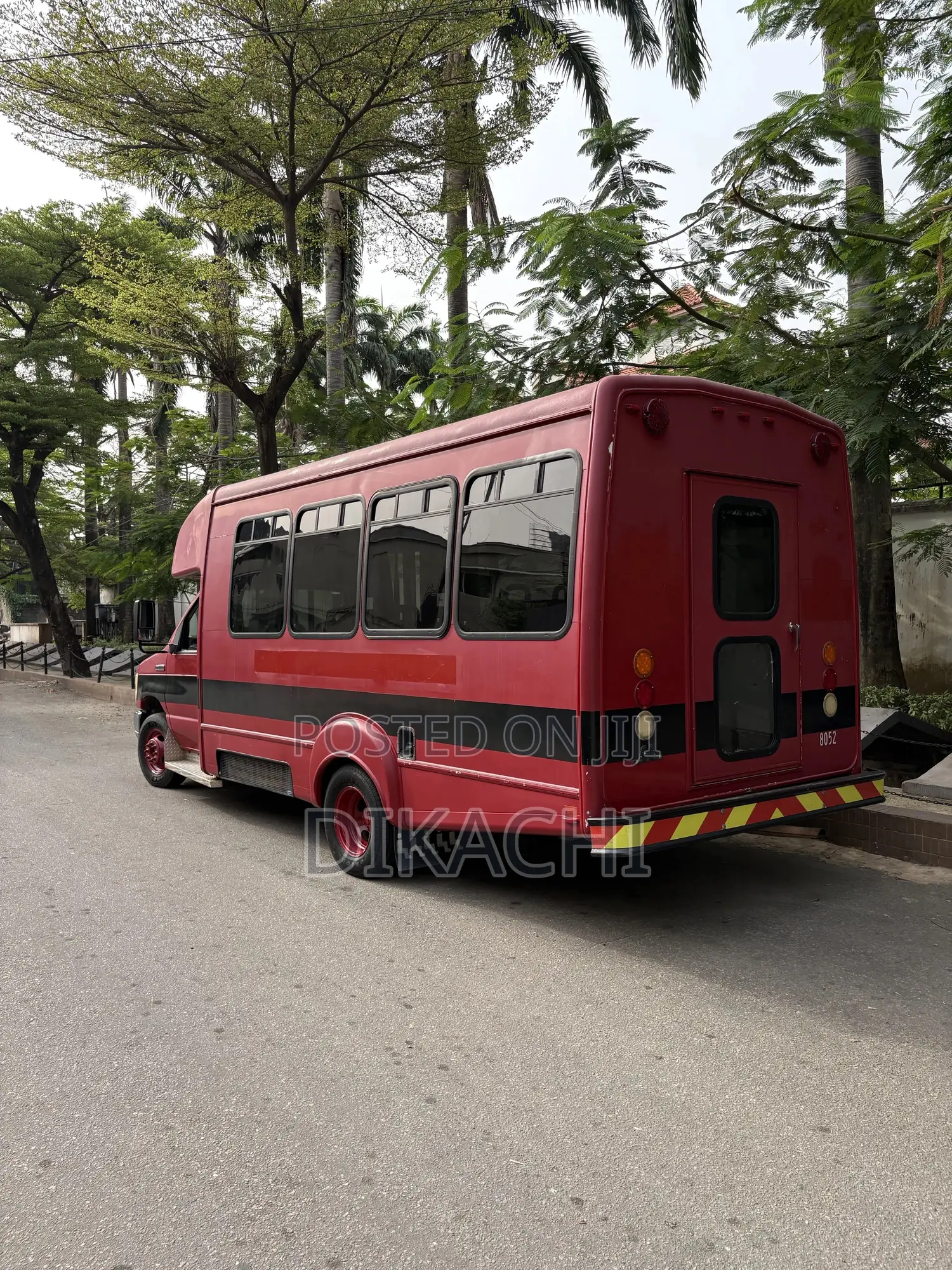 Ford E450 2010 Red