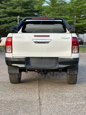 Toyota Hilux Revo Double Cab Petrol 2.7 AWD 2021 White
