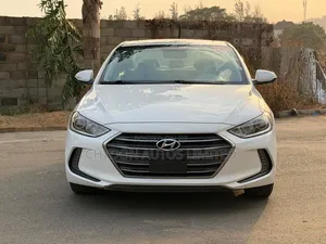 Hyundai Elantra Limited Sedan FWD (2.0L 4cyl 6A) 2017 White