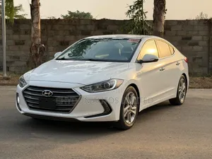 Hyundai Elantra Limited Sedan FWD (2.0L 4cyl 6A) 2017 White