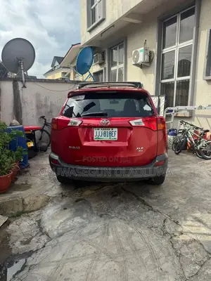 Toyota RAV4 XLE AWD (2.5L 4cyl 6A) 2013 Red