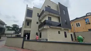 5bdrm Duplex in Shonibare Estate, Maryland for sale