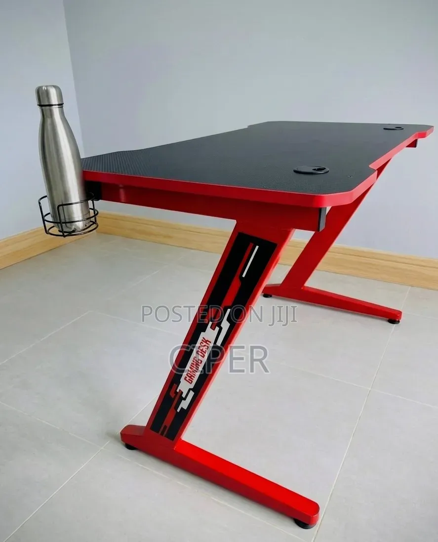 Sturdy Gaming Desk With Cup Holder Headset Holder