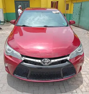 Toyota Camry SE 4dr Sedan (2.5L 4cyl 6A) 2017 Red