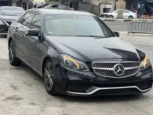 Mercedes-Benz E200 2015 Black