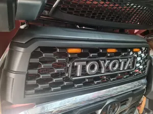 Front Grille Toyota Tundra 2012
