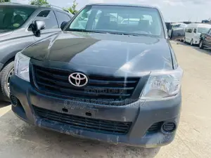 Toyota Hilux 2013 Black