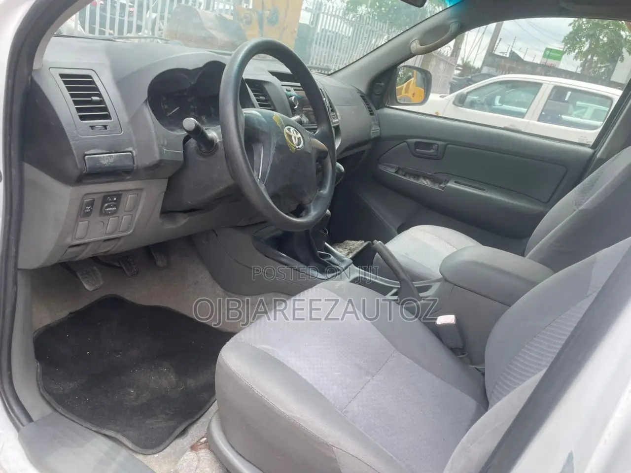 Toyota Hilux 2014 White