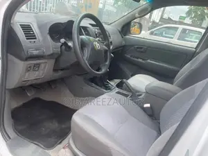Toyota Hilux 2014 White
