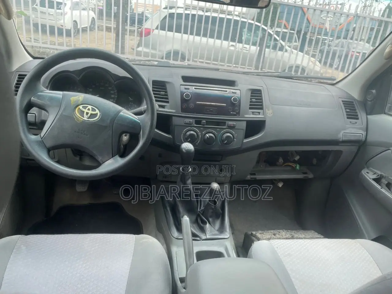 Toyota Hilux 2014 White