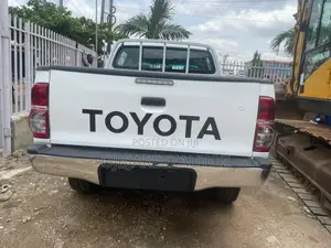 Toyota Hilux 2014 White