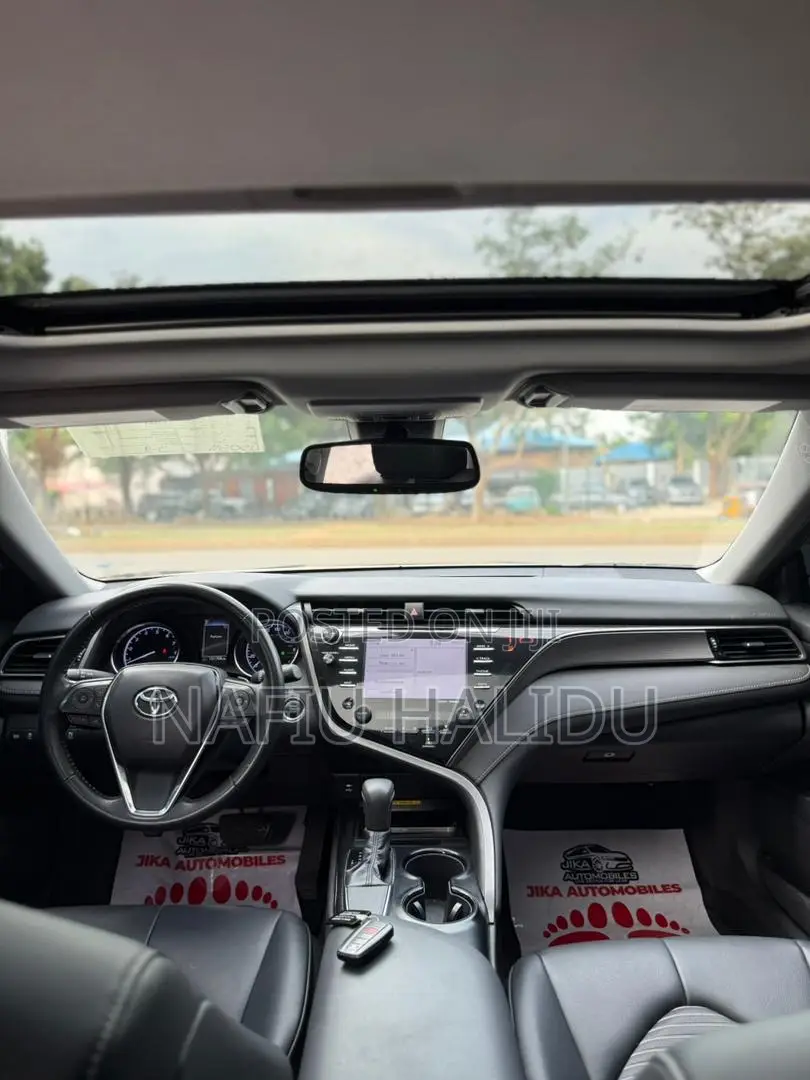 Toyota Camry 2019 Gray
