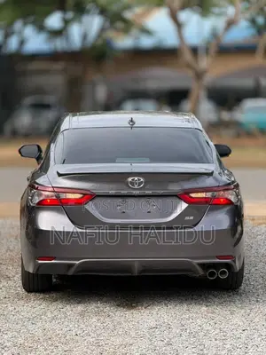Toyota Camry 2019 Gray