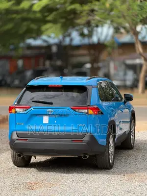 Toyota RAV4 2021 Blue