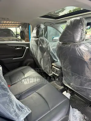 Toyota RAV4 2021 Blue
