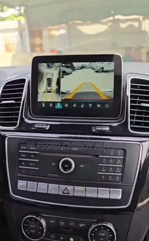 360-Degree Camera on Factory Screen Gle 2018 With Apple Carplay