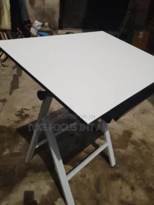 Drawing Board With Parallel Motion