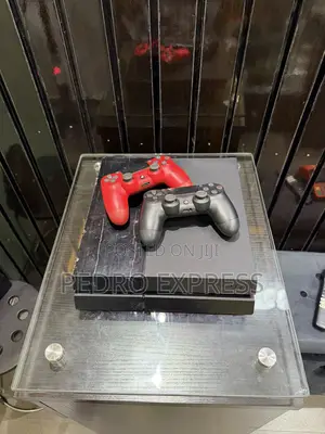 Ps4 With Two Controllers and Online Games