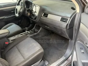 Mitsubishi Outlander 2016
