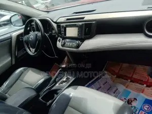 Toyota RAV4 Limited 4dr SUV AWD (2.5L 4cyl 6A) 2014 Gray