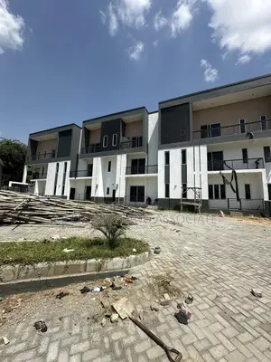 3bdrm Block of Flats in Guzape District for rent