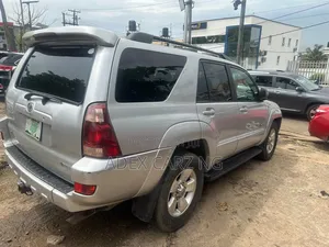 Toyota 4-Runner SR5 4x4 V6 2006 Gold