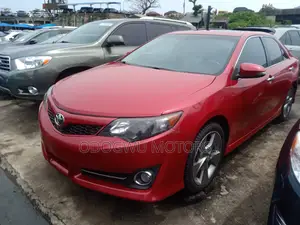 Toyota Camry SE 4dr Sedan w/Prod. End 11/13 (3.5L 6cyl 6A) 2014 Red
