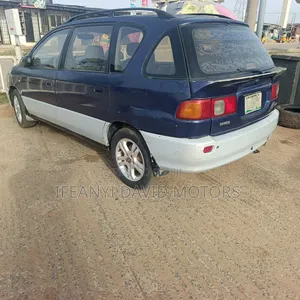 Toyota Picnic 2.0 FWD 2000 Blue