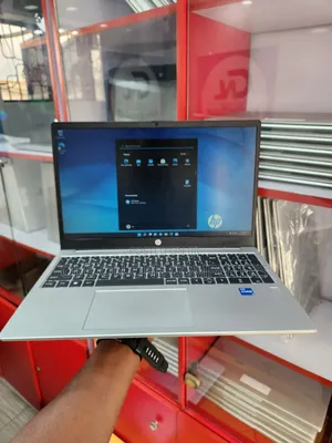 Laptop HP 250 G10 16GB Intel Core i5 SSD 512GB
