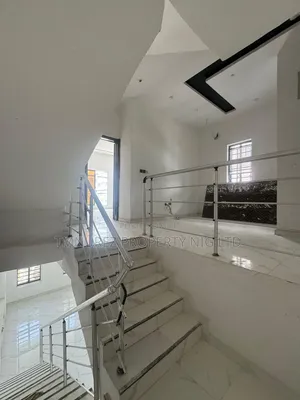5bdrm Duplex in Ikate for rent