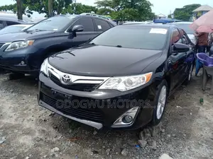 Toyota Camry XLE 4dr Sedan w/Prod. End 11/13 (3.5L 6cyl 6A) 2014 Black