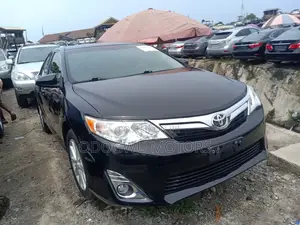 Toyota Camry XLE 4dr Sedan w/Prod. End 11/13 (3.5L 6cyl 6A) 2014 Black