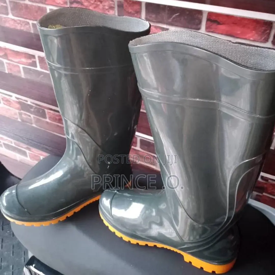 Strong and Quality Rain Boots