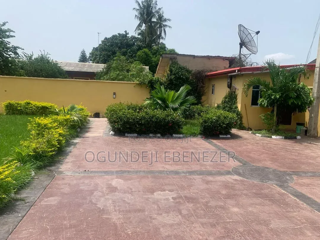 4bedroom Service Bungalow