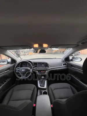 Hyundai Elantra SE 2018 White