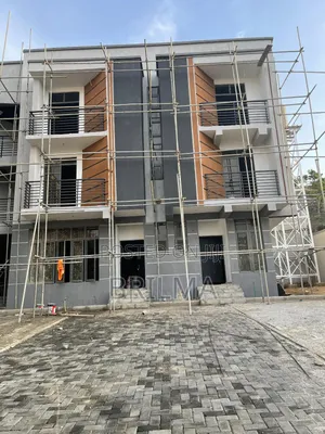 4bdrm Duplex in Life Camp for sale