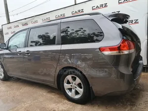 Toyota Sienna LE 7 Passenger 2011 Gray