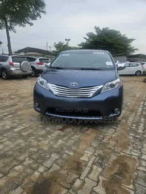 Toyota Sienna LE 7-Passenger 4dr Minivan AWD (3.5L 6cyl 6A) 2014 Blue