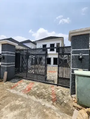 4bdrm Duplex in Apo District for sale
