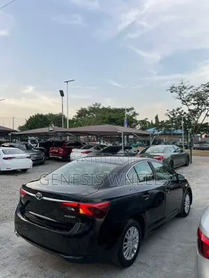 Toyota Avensis 2016 Black