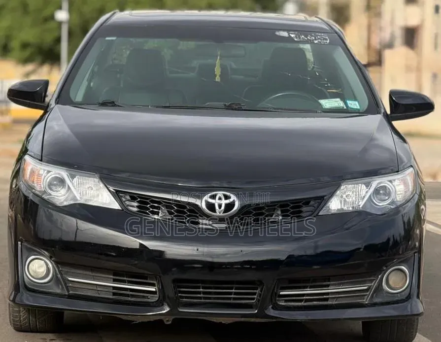 Toyota Avensis 2016 Black