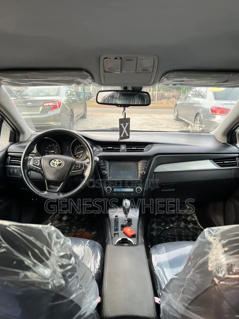 Toyota Avensis 2016 Black