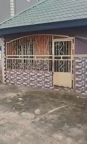 2bdrm Block of Flats in Obio-Akpor for sale